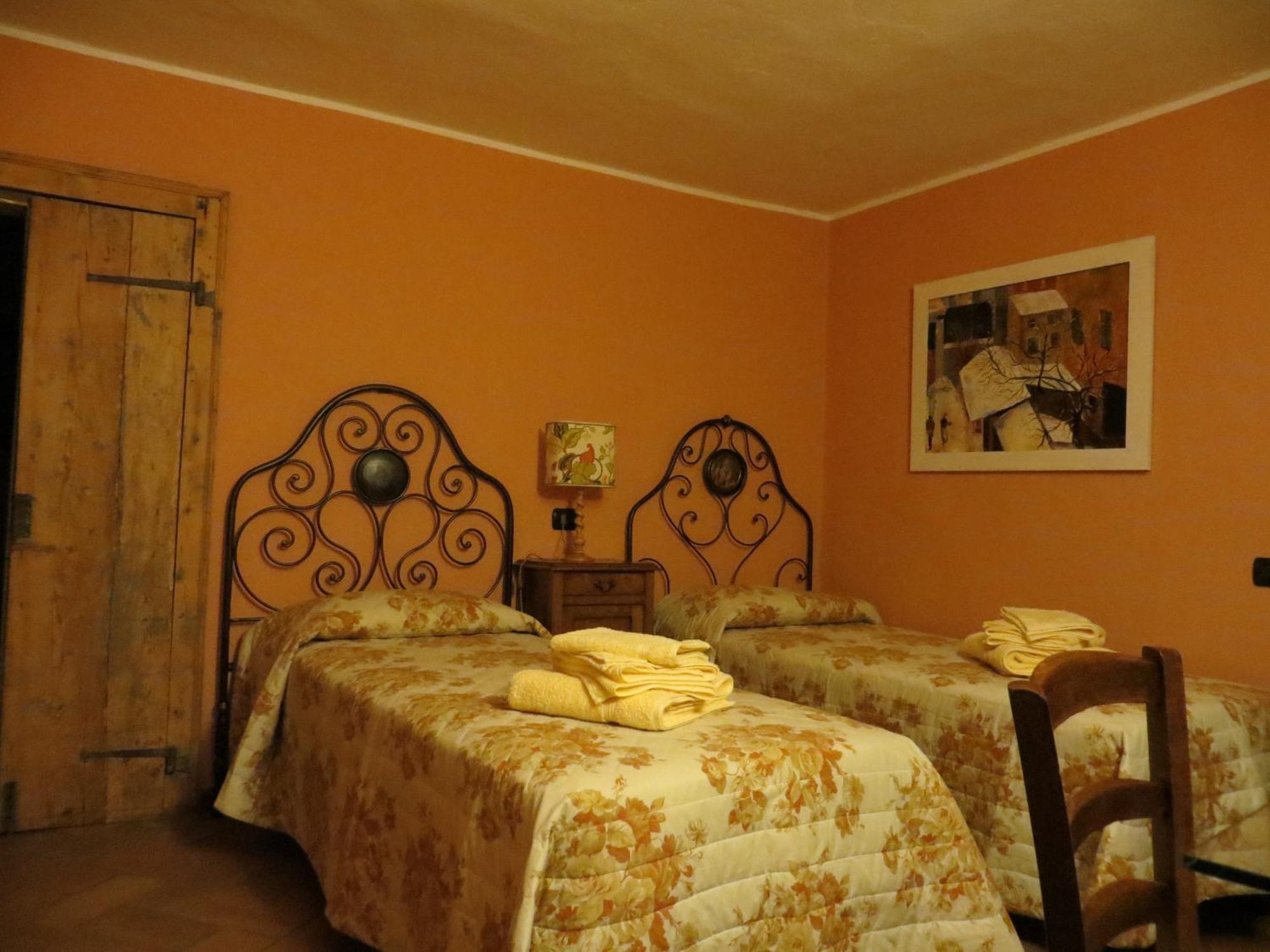 Bed and Breakfast La Ca' Di Sala Margno Zimmer foto