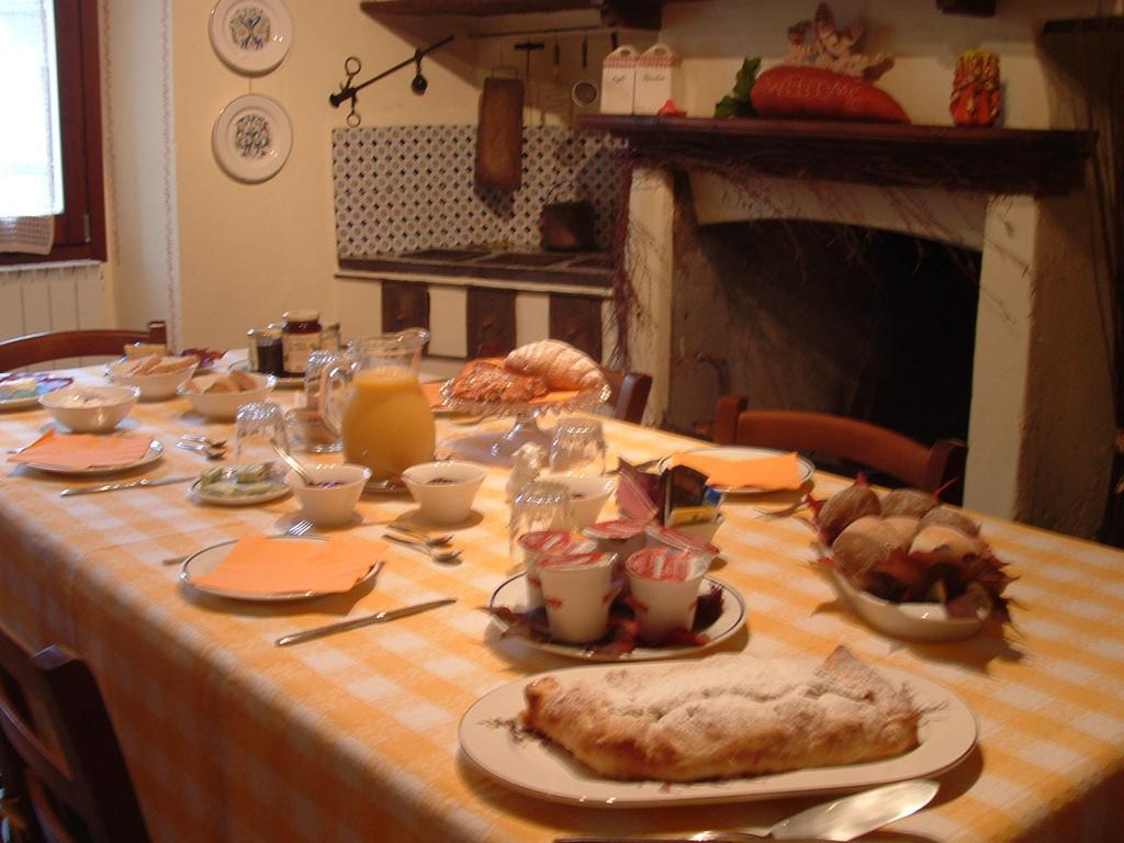 Bed and Breakfast La Ca' Di Sala Margno Exterior foto